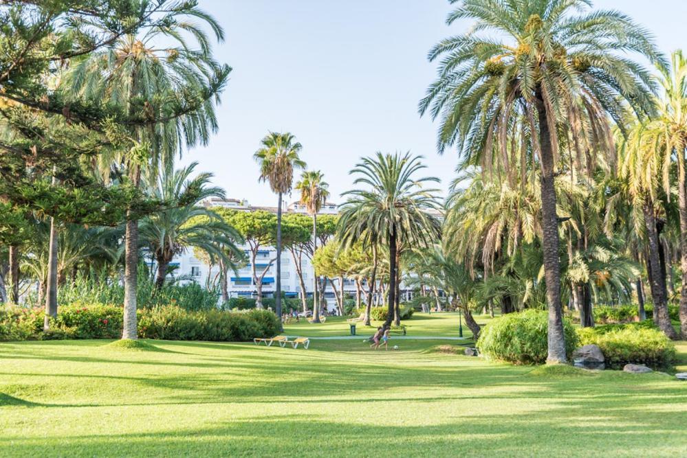 Playas Del Duque, Puerto Banus, Golf .Playa Y Compras Apartment Marbella Exterior photo