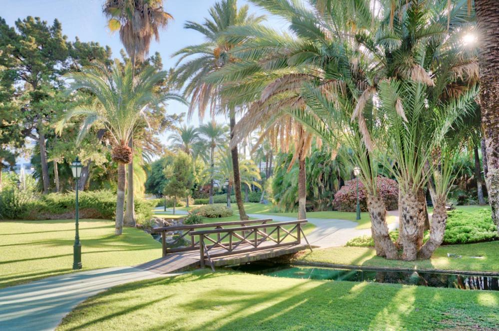 Playas Del Duque, Puerto Banus, Golf .Playa Y Compras Apartment Marbella Exterior photo