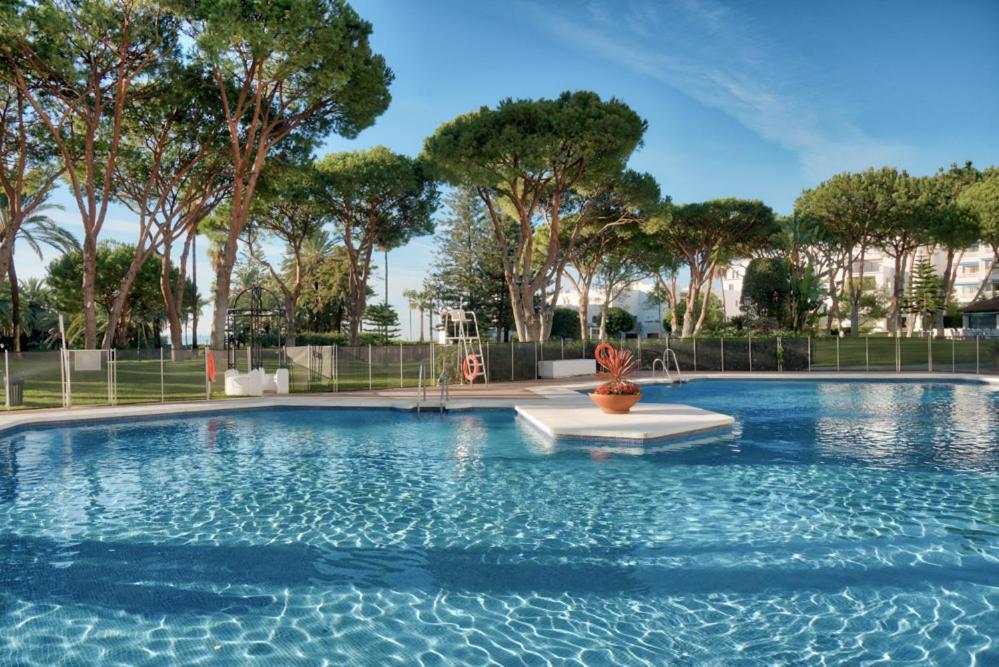 Playas Del Duque, Puerto Banus, Golf .Playa Y Compras Apartment Marbella Exterior photo